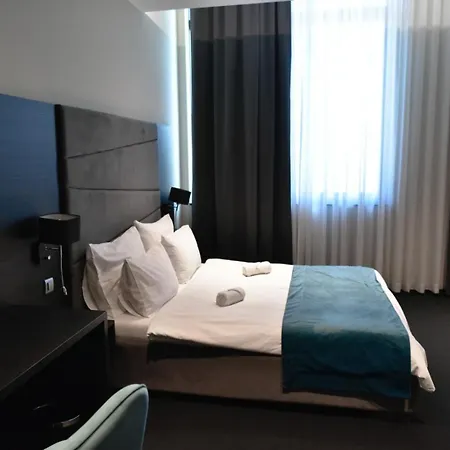 Отель Bank 4*